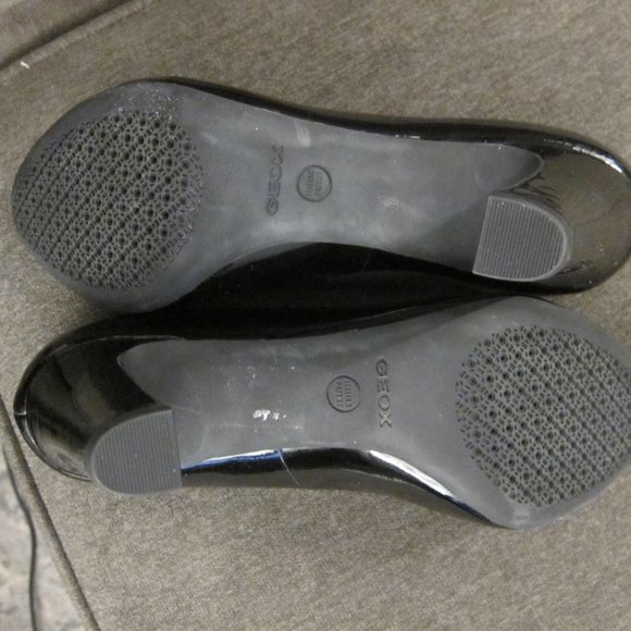 Geox Respira Mariele Black Patent Leather Heels - Picture 3 of 4
